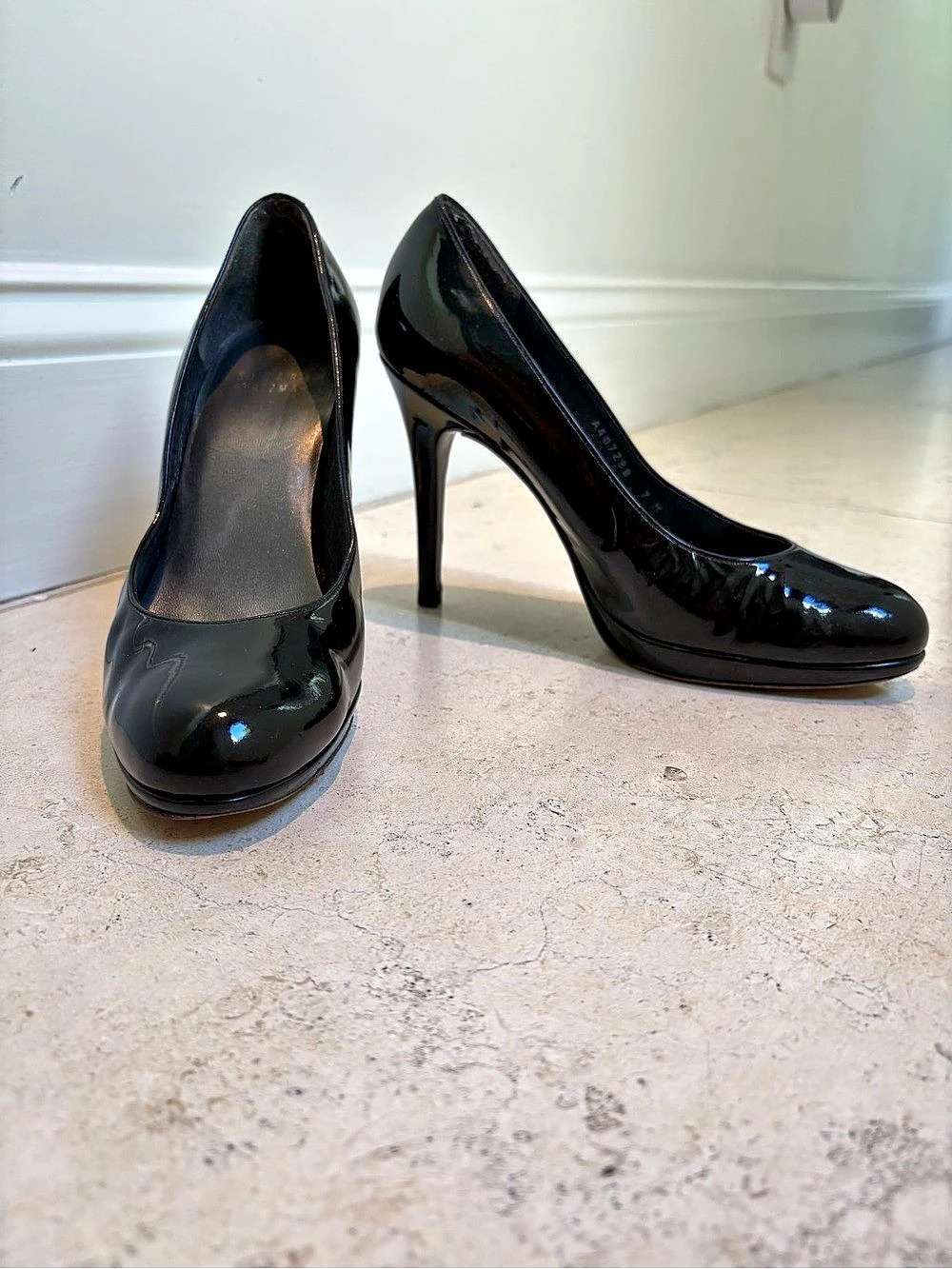 Stuart Weitzman Black Patent Leather Pumps US 7